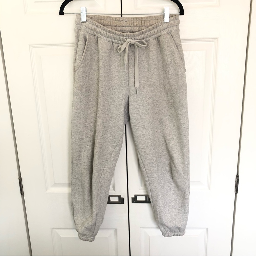 Heather Gray Fabletics Crop Jogger Sweatpants Size M
